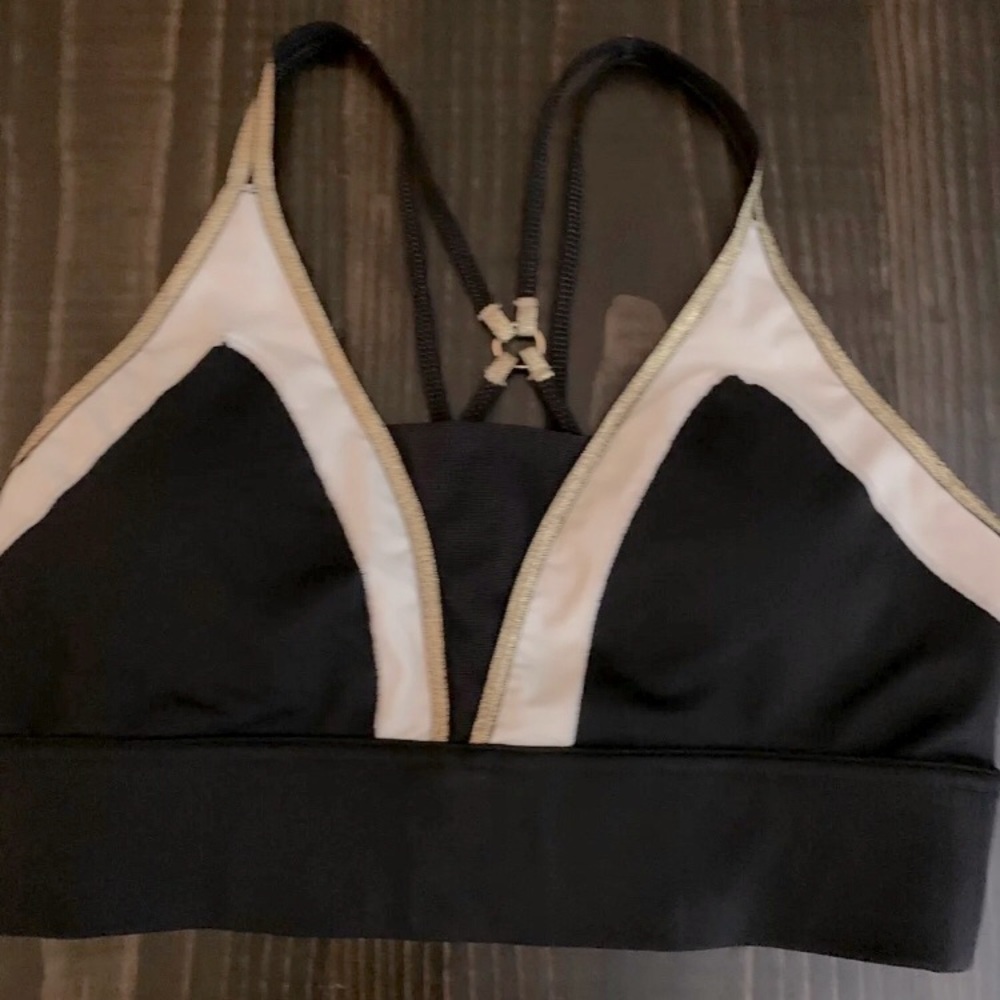 New Balance “Revitalize” sports bra Sz Small NWOT